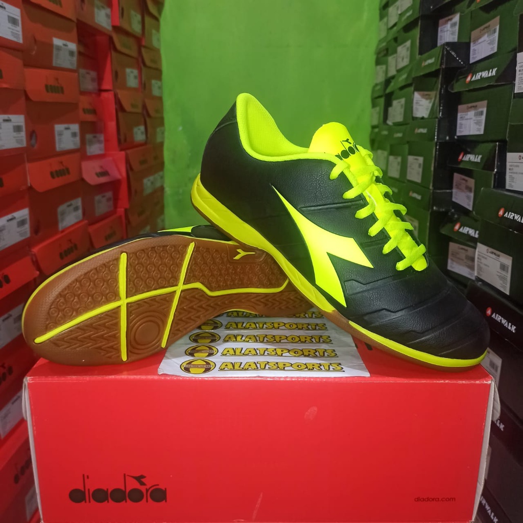 Zapatos de futbol outlet diadora chile precios