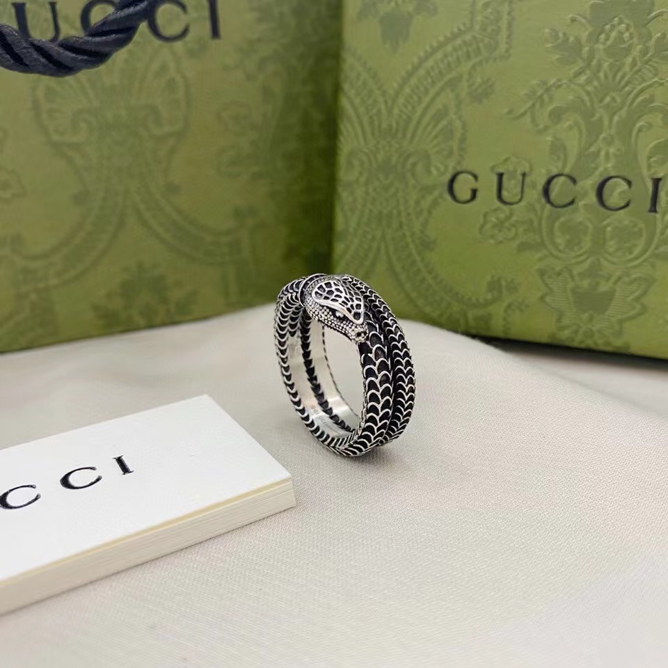 Anillo cheap gucci serpiente