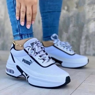 Zapatillas de mujer, Causales y sneakers