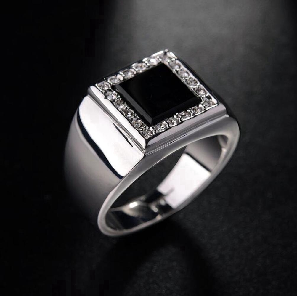 Anillos de plata y titanio negro con acento de diamantes para