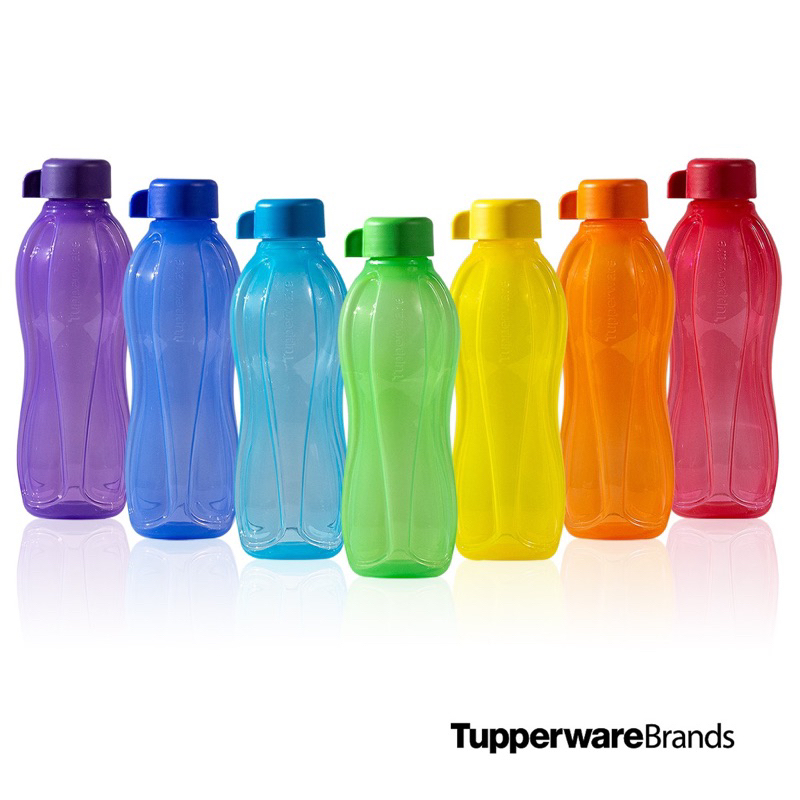 Tupperware . Juego de 2 botellas ecológicas de plástico de 2 litros,  multicolor