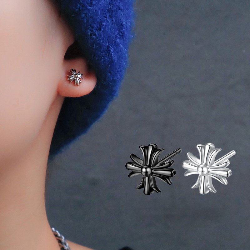 Trendy Classic Chrome Hearts Cross Ear Studs Para Los Hombres Hip