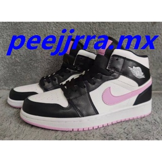 Air jordan 1 mid  Zapatos deportivos de moda, Zapatos tenis para mujer,  Zapatos mujer de moda