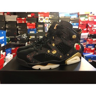 Jordan 6 discount negro con dorado