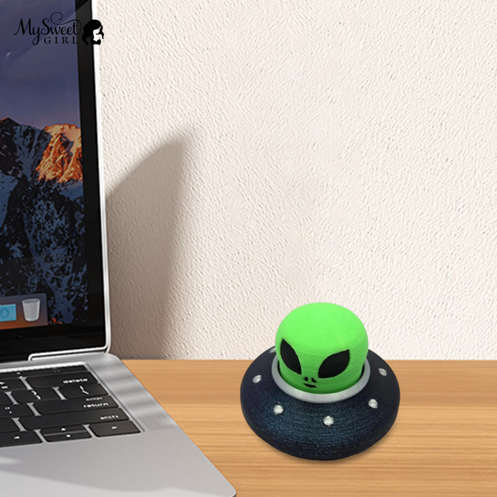 Flying Saucer Statue Office Desk Ufo Decoration Cartoon Green Aliens ...